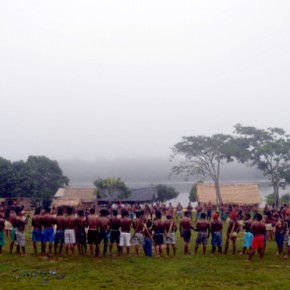 Documentário retrata luta de índios contra hidrelétrica na Amazônia; assista Documentário retrata luta de índios contra hidrelétrica na Amazônia; assista