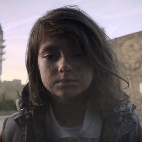 Vídeo mostra vida de menina refugiada Vídeo mostra vida de menina refugiada